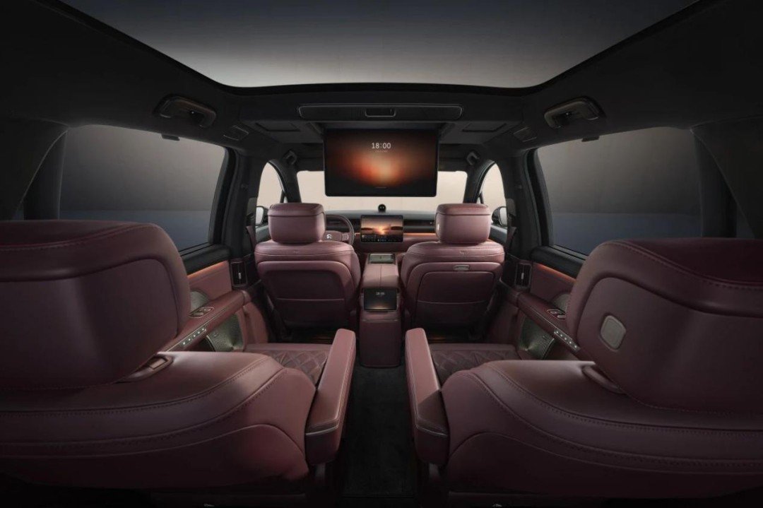 蔚来ES8发布，搭载两款Mini LED车载屏